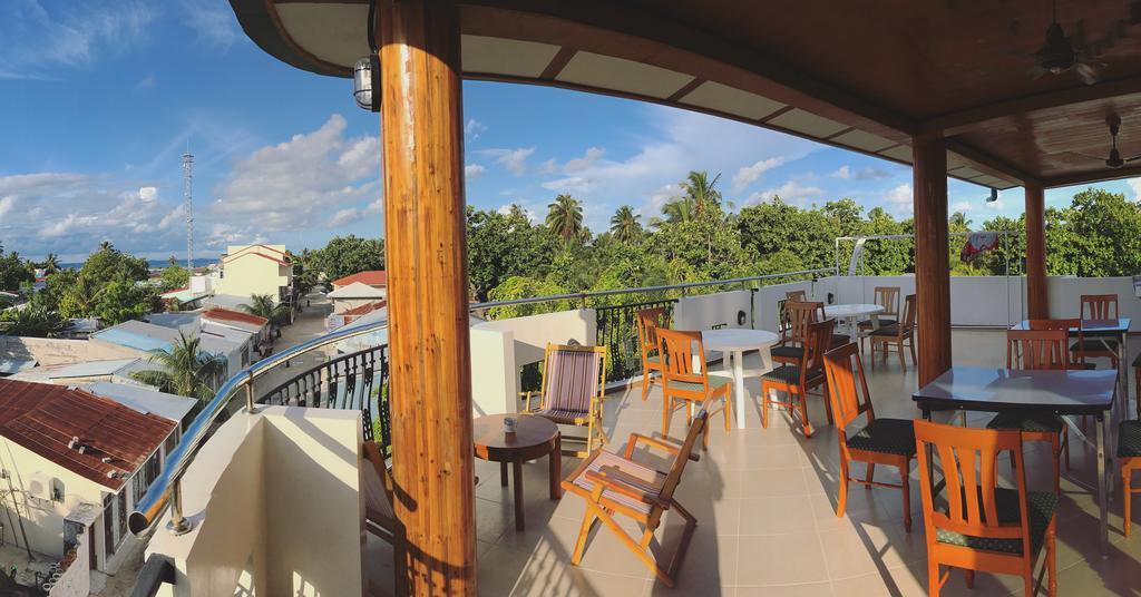 Smera Grand Maamigili Island Bagian luar foto