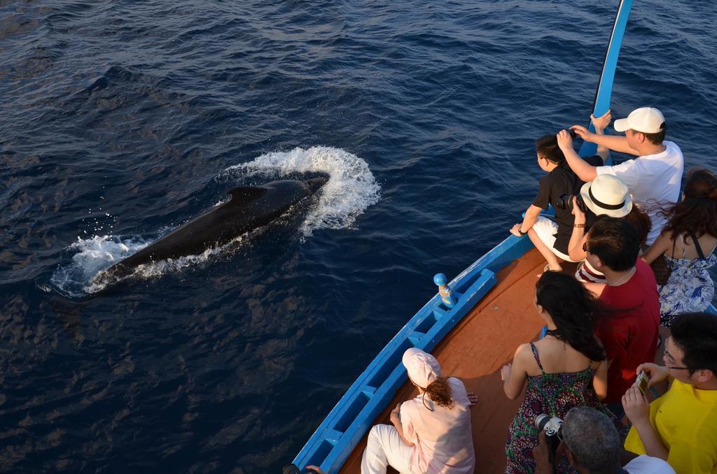 Smera Grand Maamigili Island Bagian luar foto