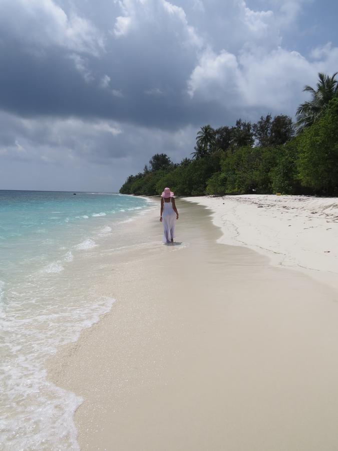 Smera Grand Maamigili Island Bagian luar foto